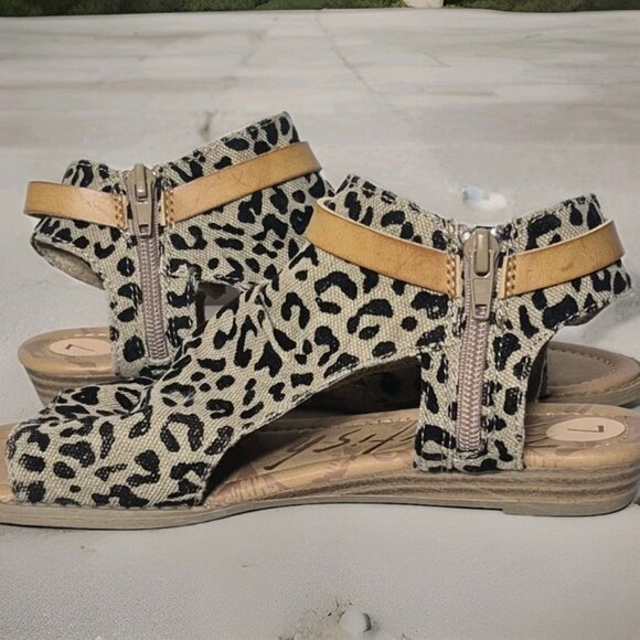 Blowfish Malibu Brisa 2 Peep Toe Ankle Animal Print Sandals Women's Size 7 NWOB - Picture 4 of 7